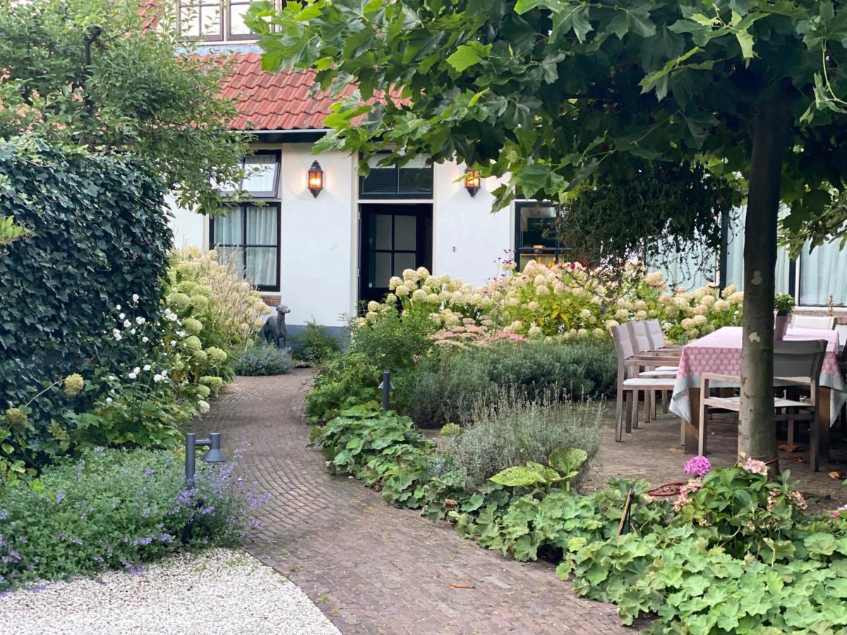 Maison De Sas Bed & Breakfast ลาเรน ภายนอก รูปภาพ
