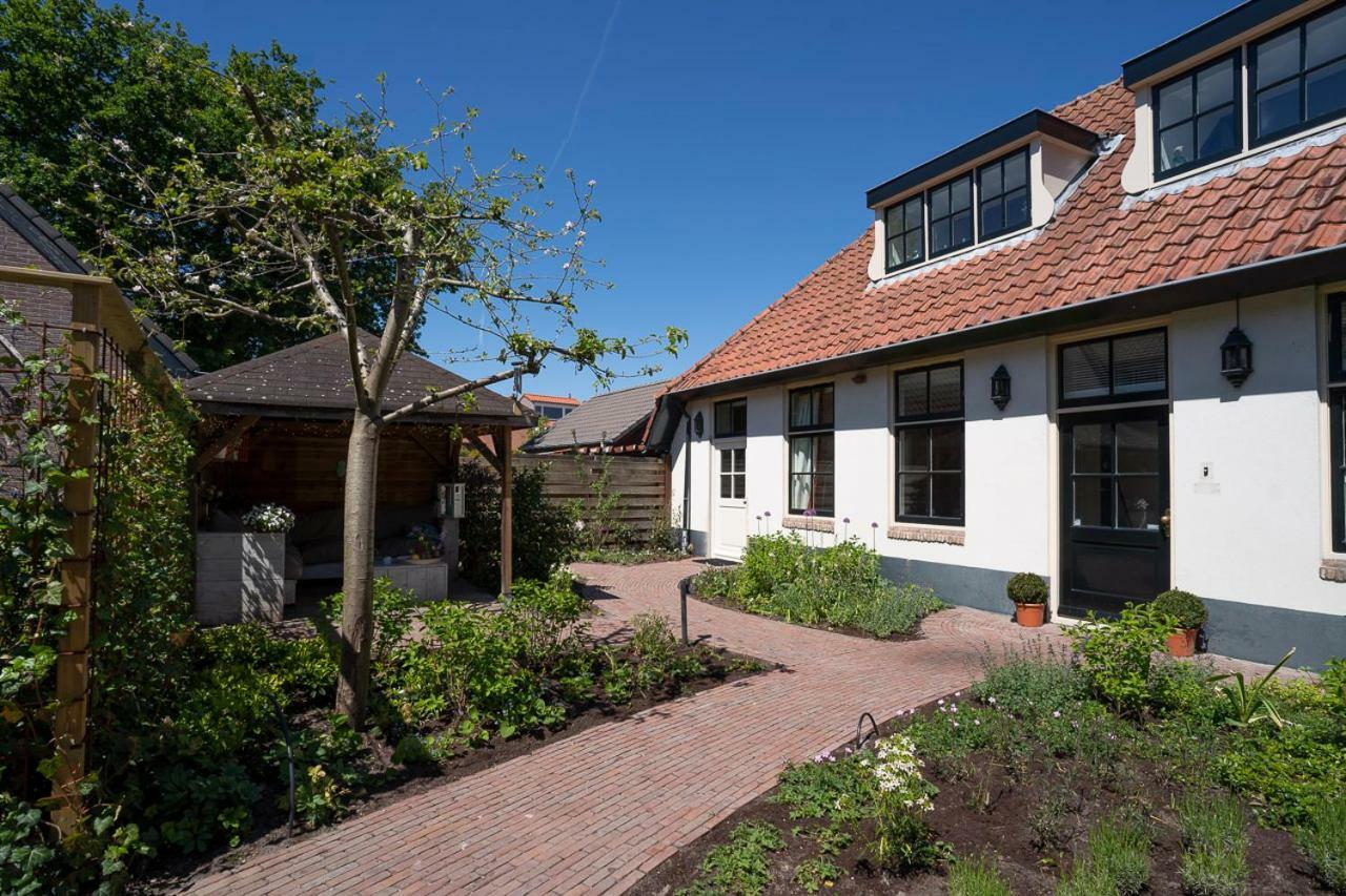 Maison De Sas Bed & Breakfast ลาเรน ภายนอก รูปภาพ